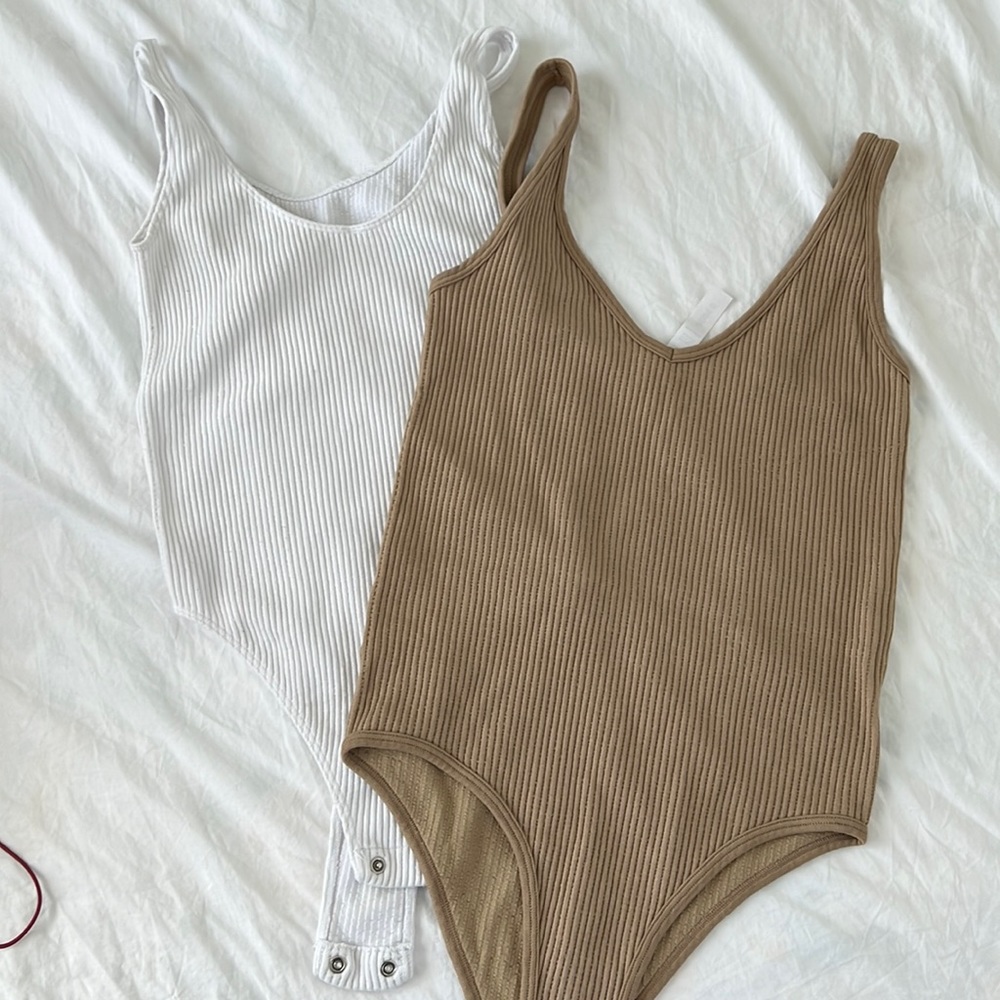 Set of two body tank tops